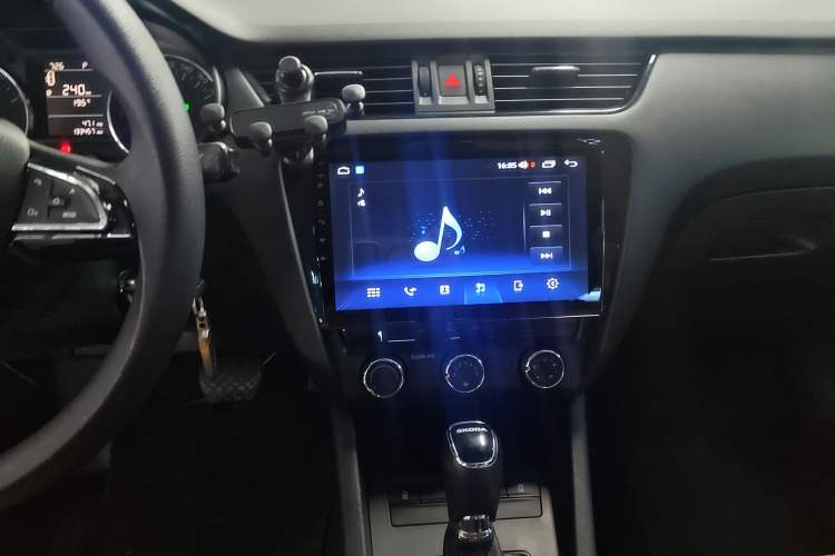 Used Skoda Octavia 2017 Classic Model 1.6L Automatic Standard Edition
