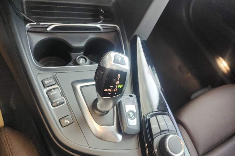 Used BMW 3 Series 2018 320Li Fashion Model Gear Lever