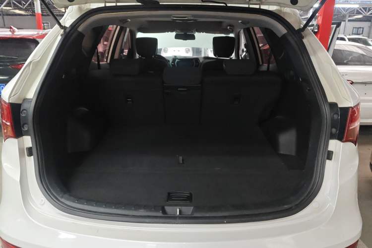 Used Hyundai Santa Fe 2015 2.0T Automatic Two-Wheel Drive Comfort Version 5 Seats
