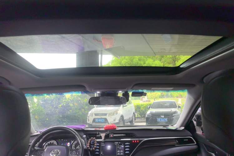 Used Toyota Camry 2018 2.5G Luxury Edition Headliner