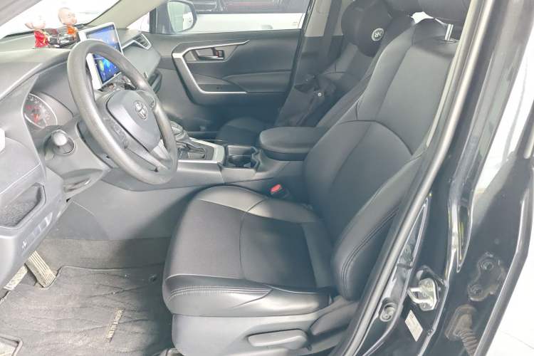 Used Toyota Wildlander 2022 Updated Version 2.0L CVT Two-Wheel Drive Leading Edition
