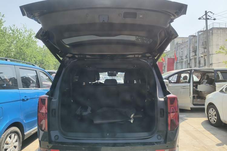 Used GAC Trumpchi GS8 2022 Linghang Series 2.0 TGDI Two-Wheel-Drive Luxury Smart Connectivity Version (7 Seats)