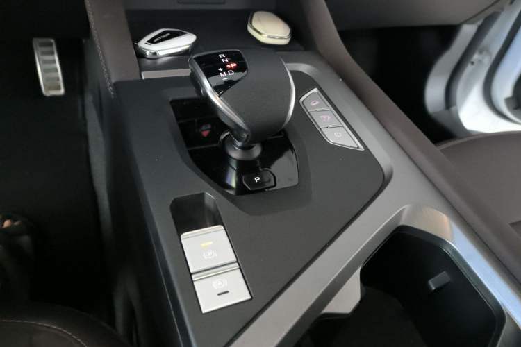 Used JETOUR X90 PLUS 2023 Facelift 1.6TD DCT Villa 7-Seater Gear Lever