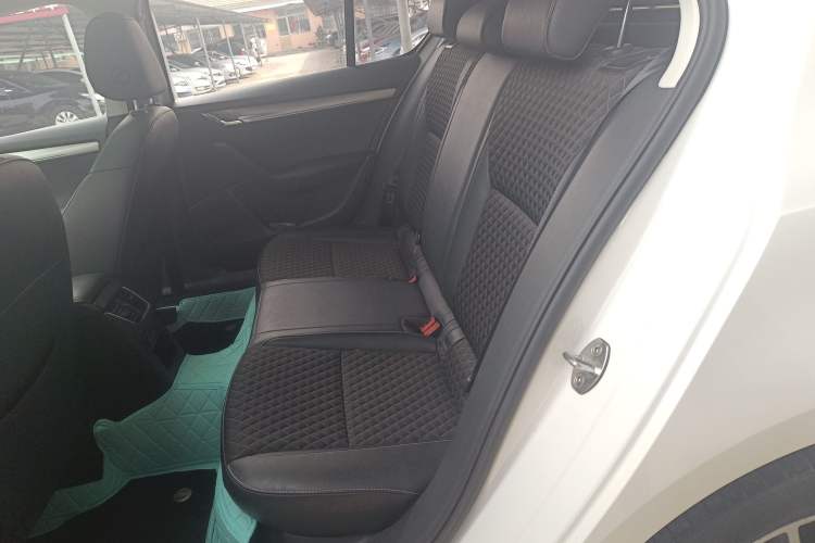 Used Skoda Octavia 2018 1.6L Automatic Luxury Edition
