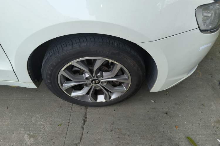 Used Geely Auto Emgrand GT 2016 1.8T Comfort Model Right Front Wheel Hub
