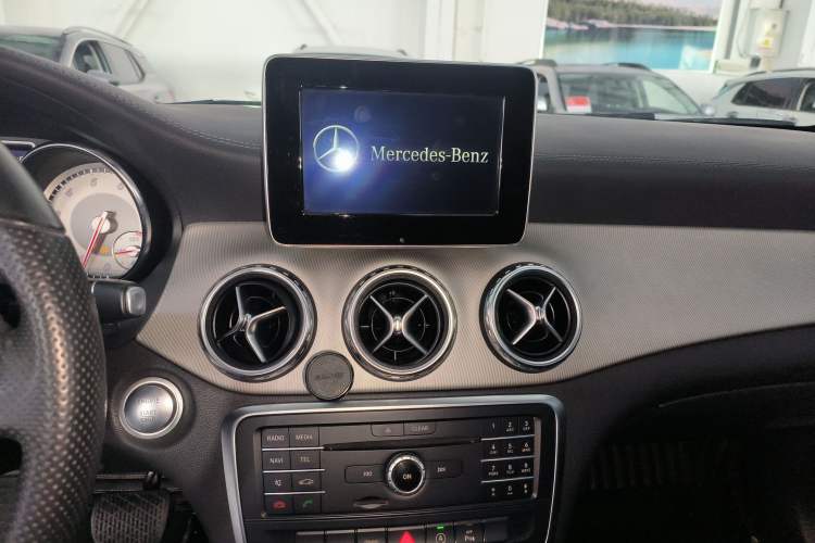 Used Mercedes-Benz GLA 2016 GLA 200 Fashion Model
