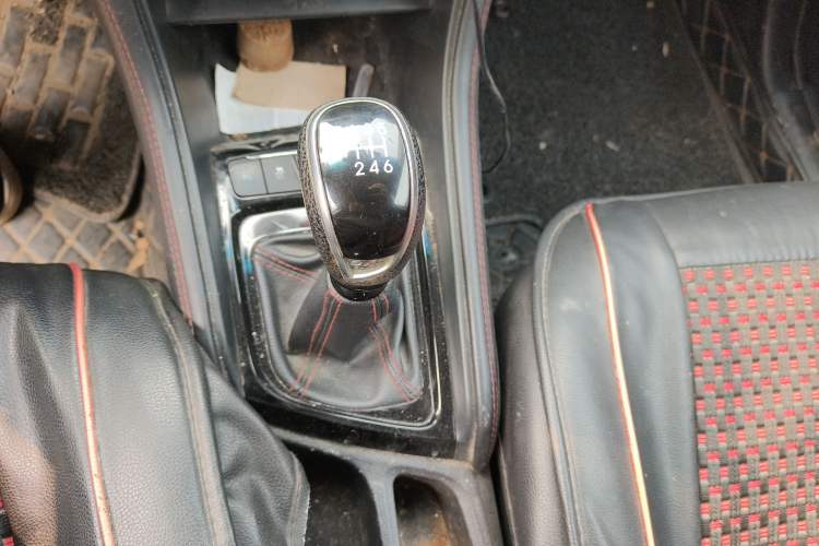 Used JAC Group Refine S3 2017 1.6L Manual Luxury Smart Model Gear Lever