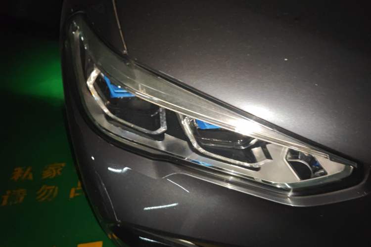 Used BMW X5 2020 xDrive40i Luxury Model with M Sport Package Right Front Headlight