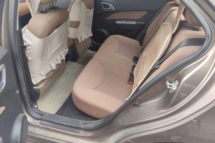 Used Baojun 630 2013 1.5L manual Comfort trim
