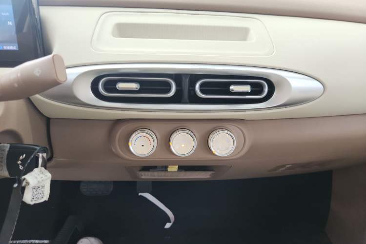 Used Wuling Hongguang MINIEV 2025 Four-Door Version Advanced Edition
