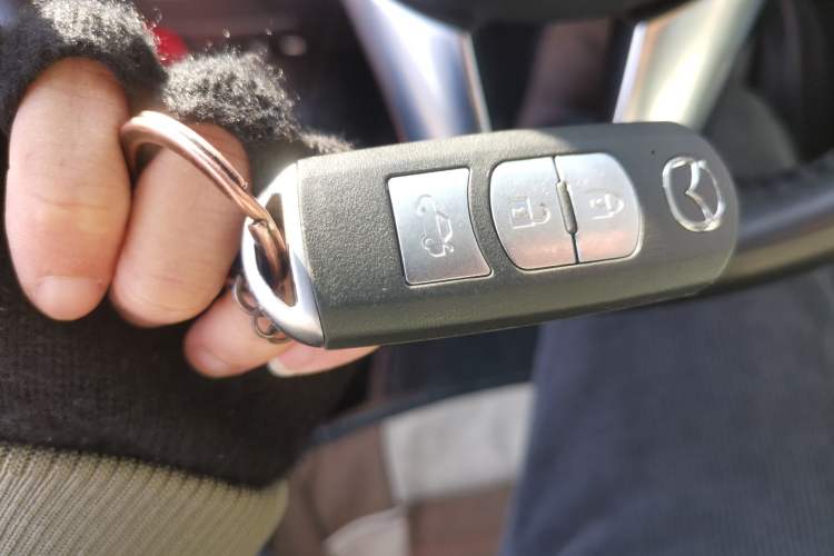 Used Mazda Atenza 2014 2.0L Blue Sky Luxury Edition
