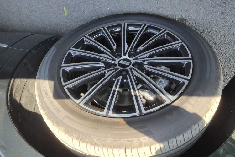 Used Geely Galaxy Galaxy M9 2025 Model 230km Two-Wheel-Drive Exploration Edition