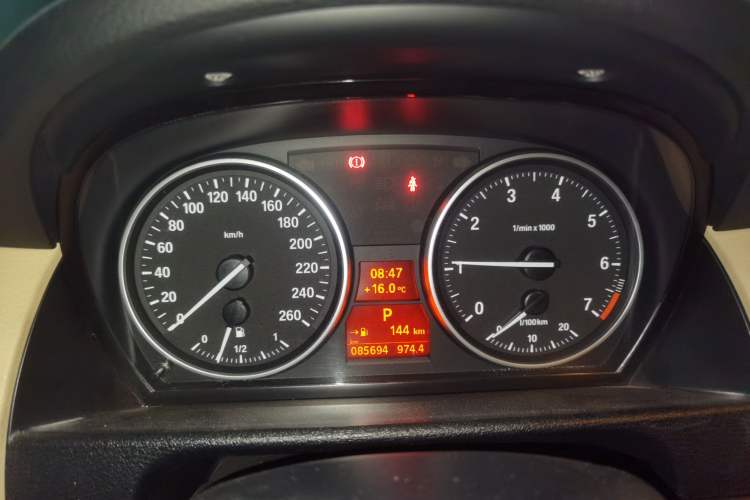 Used BMW X1 2012 xDrive20i Instrument Cluster