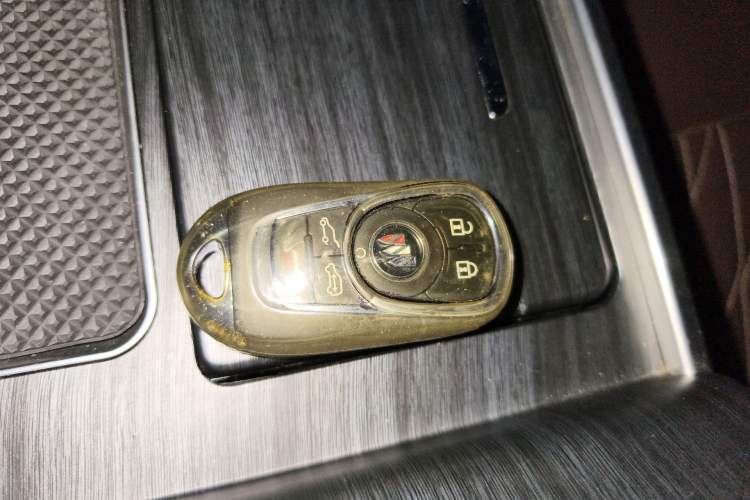 Used Buick GL8 2022 Land Executive Class 652T Prestige Model
