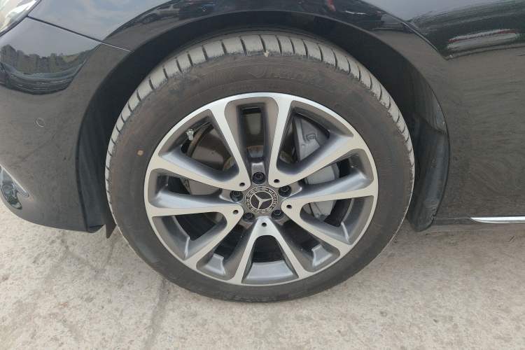 Used Mercedes-Benz E-Class 2019 Facelifted E 300 L Stylish Version Left Front Wheel Hub