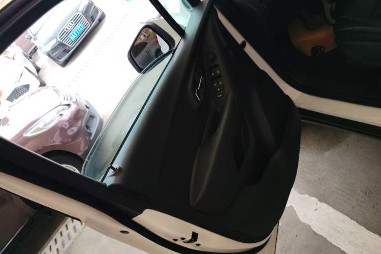 Used Chevrolet Trax 2016 1.4T Automatic Two-Wheel Drive Comfort Version with Sunroof