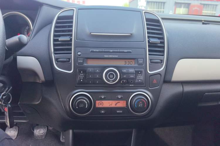 Used Nissan Sylphy 2018 Classic 1.6XE+ Manual Leading Edition Audio And AC Panel