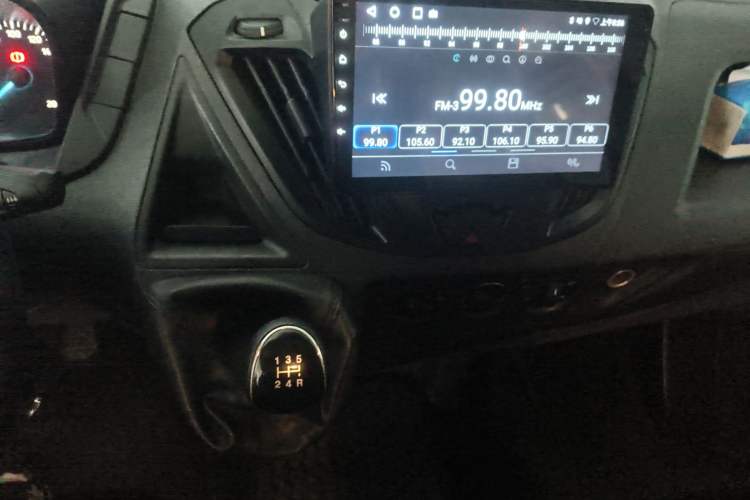 Used Ford Transit 2020 2.0T Diesel Multi-Function Commercial Vehicle Mid-Chassis Low-Roof Design with Dual Rear Doors Meeting China VI Emission Standards
