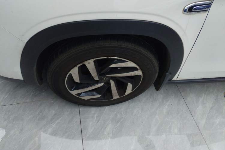 Used Citroen C3-XR 2017 230THP Automatic Pioneer Model Left Front Wheel Hub