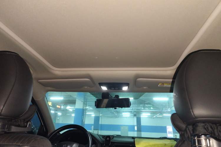 Used Honda Vezel 2022 1.5L CVT Phantom Night Pioneer Edition Headliner