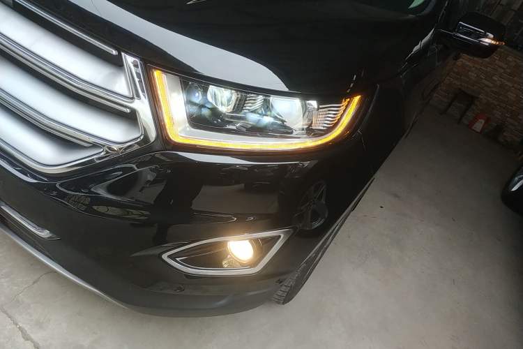 Used Ford Edge 2018 EcoBoost 245 Four-Wheel Drive Titanium 7-Seater Left Front Headlight