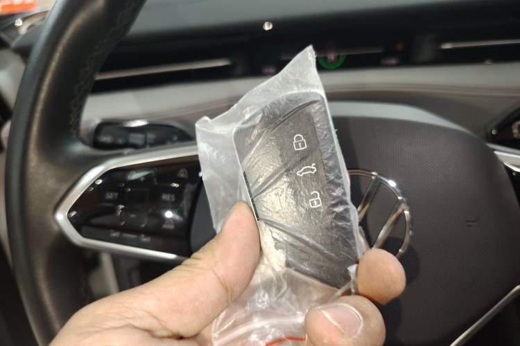 Used Volkswagen ID.7 VIZZION 2024 AIR model Vehicle Key