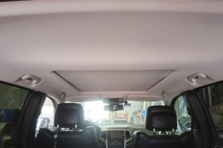 Used Jeep Grand Cherokee 2012 3.6L Luxury Navigation Edition Headliner