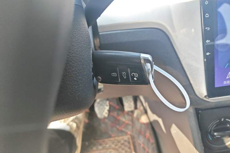 Used Volkswagen Lavida 2015 1.6L Manual Fashion Edition
