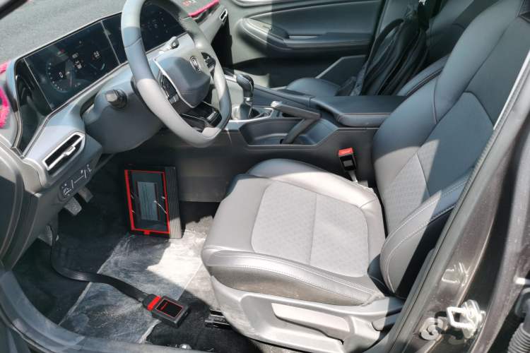 Used CHANGAN Eado 2025 PLUS 1.5L Manual Luxury Edition Left Front Seat