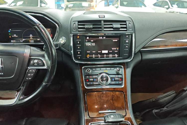 Used Lincoln Continental 2018 2.0T Two-Wheel Drive Luxury Edition
