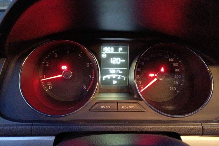 Used Volkswagen Lavida 2017 1.6L Automatic Comfort Edition
