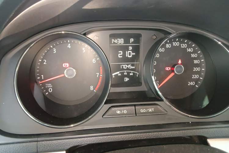 Used Volkswagen Gran Lavida 2017 180TSI DSG Comfort Edition Instrument Cluster