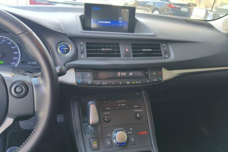 Used Lexus CT 2017 CT200h Comfort Edition Monochrome China V Standard Audio And AC Panel