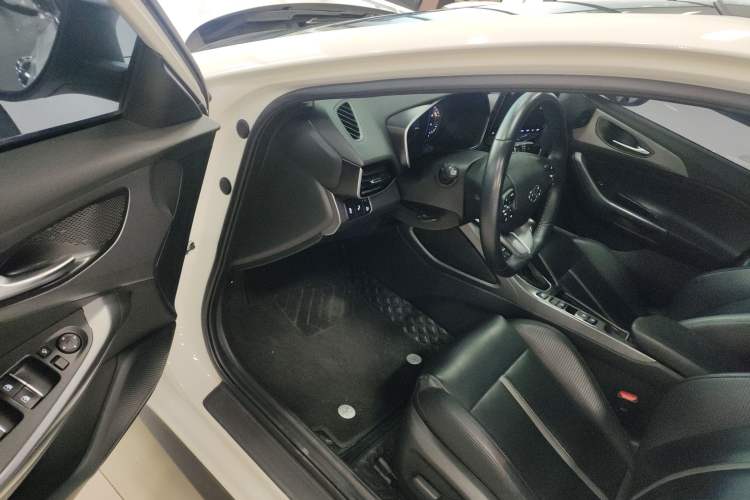 Used Hyundai Lafesta 2019 280TGDi Smart Speed Version China VI Standard Driver Seat