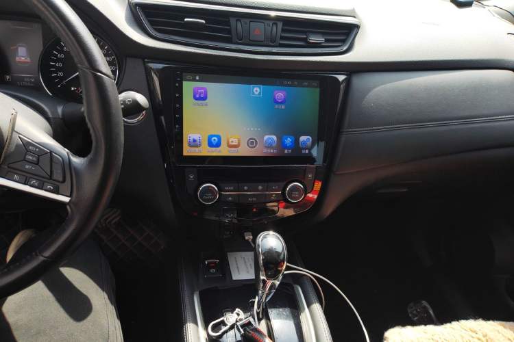 Used Nissan X-Trail 2017 2.5L CVT Luxury Edition 4WD Audio And AC Panel