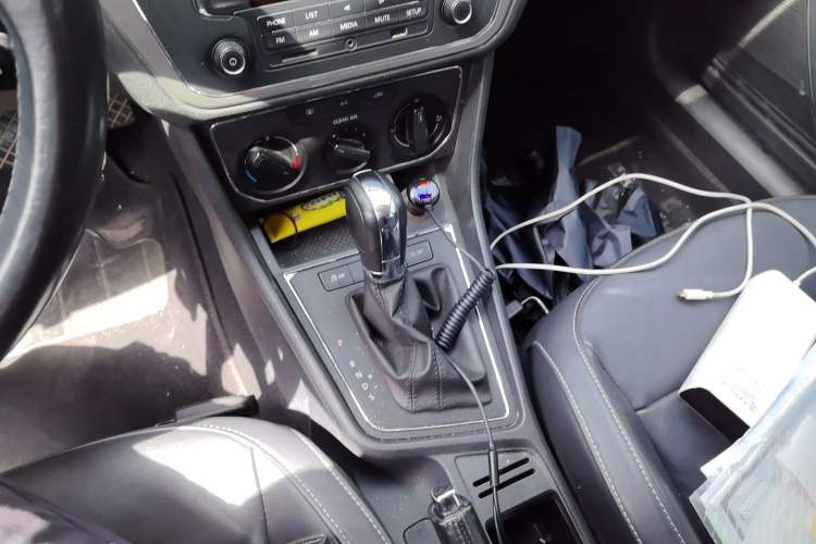 Used Volkswagen Lavida 2015 1.6L Automatic Comfort Edition Gear Lever