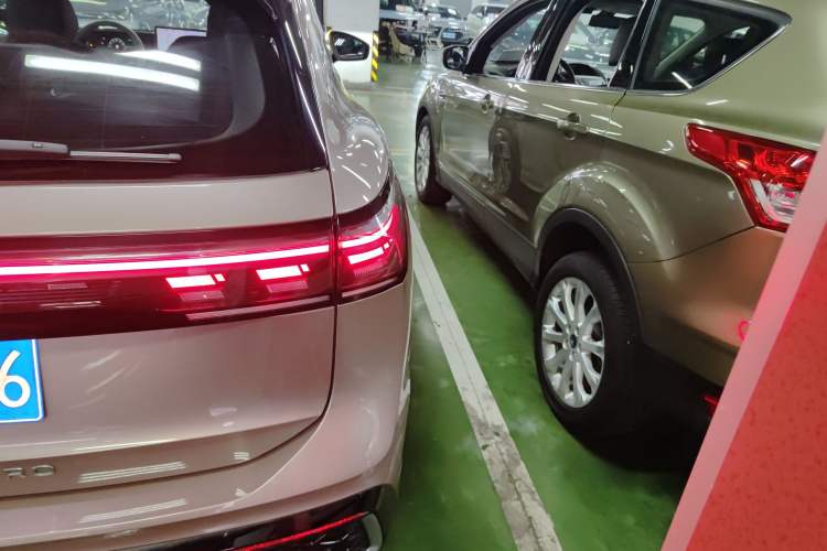 Used Volkswagen Tiguan L 2024 PRO 330TSI Two-Wheel Drive R-Line Smart Edition Right Rear Taillight