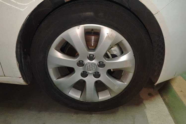 Used Buick Regal 2014 1.6T Fashionable Tech Edition Right Front Wheel Hub