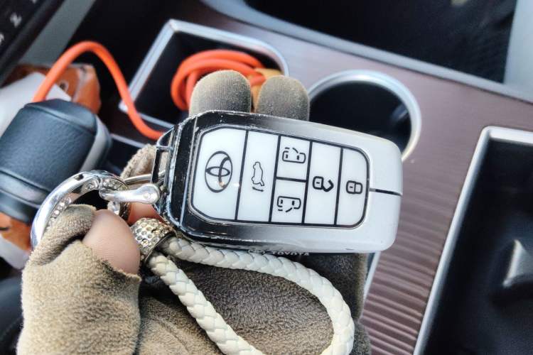 Used Toyota Granvia 2023 2.5L Hybrid Prestige PLUS Edition