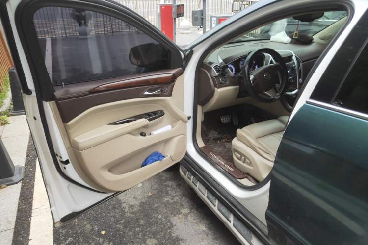 Used Cadillac SRX 2012 3.0L Elite Edition Driver Seat