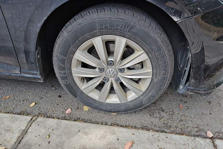 Used Volkswagen Lavida 2019 1.5L Automatic Fashion Edition China VI Right Front Wheel Hub