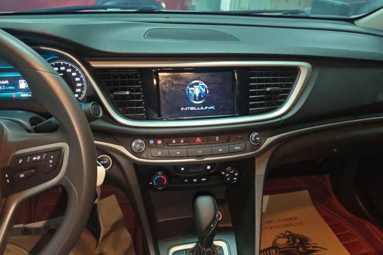 Used Buick GT 2021 Revised Version Flagship 1.5L Automatic Elite Edition Audio And AC Panel