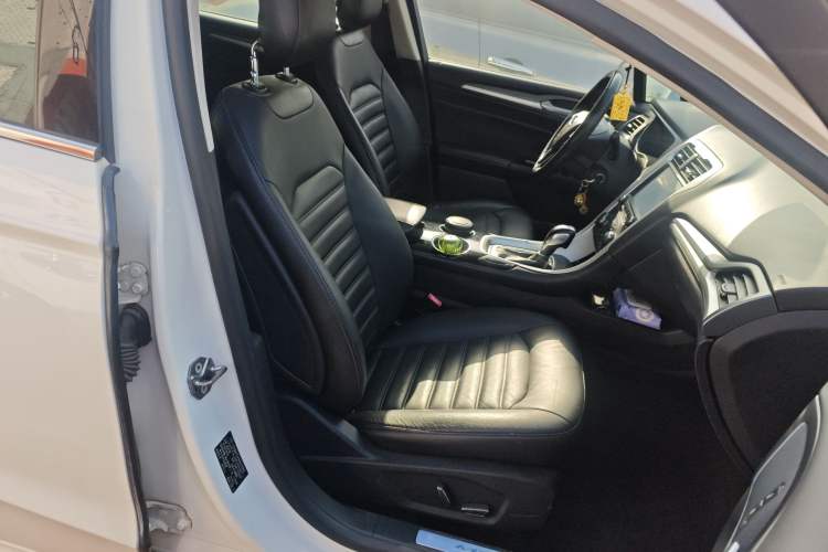 Used Ford Mondeo 2013 1.5L GTDi180 Fashion Edition Right Front Seat