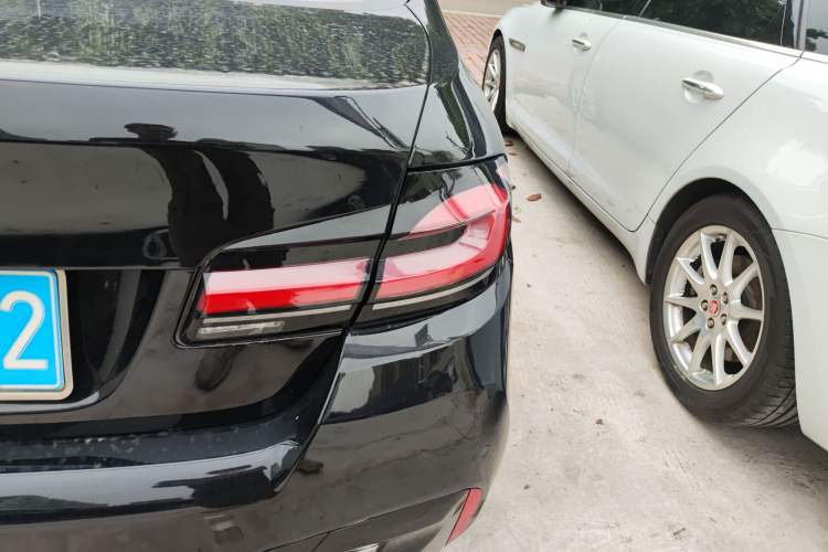 Used BMW 5 Series 2017 520Li Elegant Edition
