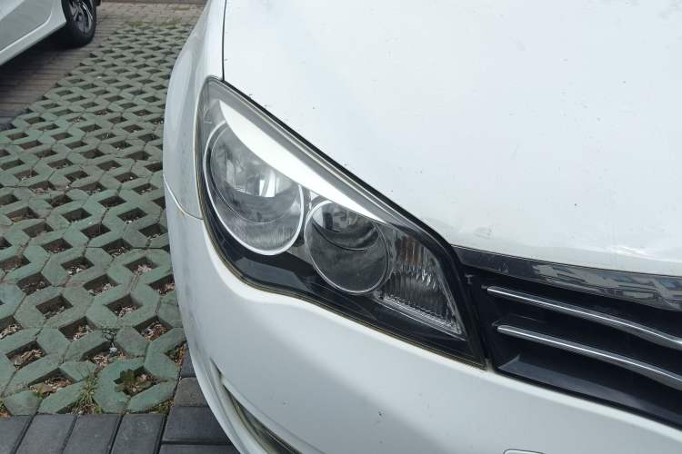 Used Roewe 350 2013 350S 1.5L Manual Xunchi Edition Right Front Headlight