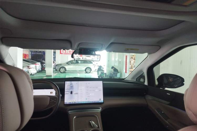 Used XPeng X9 2024 702 Ultra-Long Range Pro