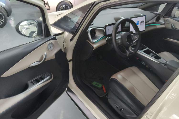 Used BYD Dolphin 2025 Intelligent Driving Version 410 km Fashion Edition
