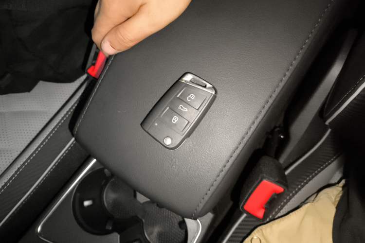 Used Volkswagen Tayron X 2023 Revised 380TSI Four-Wheel Drive Flagship Smart Edition Vehicle Key