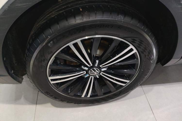 Used Volkswagen Tiguan L 2021 330TSI Automatic Two-Wheel Drive Comfort Edition
