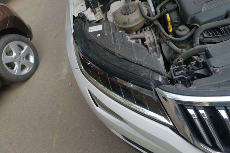 Used Skoda Kodiaq 2017 TSI330 5-Seat Two-Wheel Drive Luxury Edition Right Front Headlight